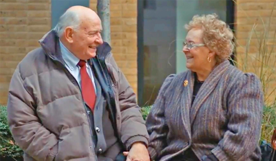 Colin celebra que su vida cambió para siempre después de la terapia de EME