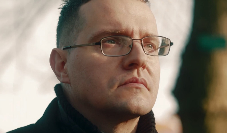 Adam explica cómo pudo evitar que una niña pequeña se ahogara gracias a la EME